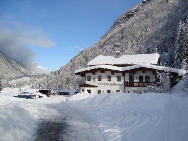 Gasthaus Falbesoner Apartment Gschnitz ภายนอก รูปภาพ