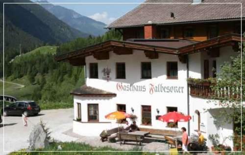 Gasthaus Falbesoner Apartment Gschnitz ภายนอก รูปภาพ