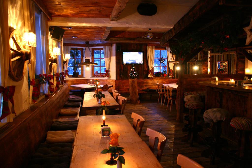 Gasthaus Falbesoner Apartment Gschnitz ภายนอก รูปภาพ